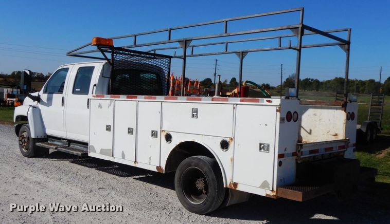 image for item FG9503 2006 Chevrolet C5500  Crew Cab utility truck