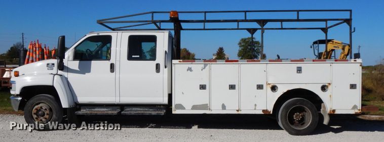 image for item FG9503 2006 Chevrolet C5500  Crew Cab utility truck