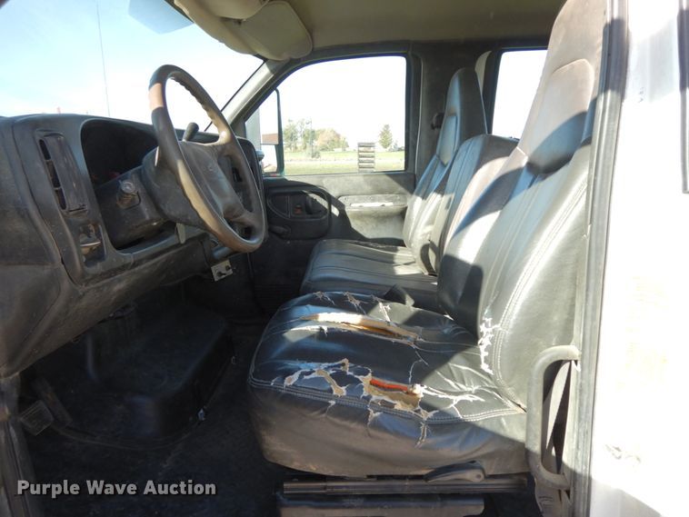 image for item FG9503 2006 Chevrolet C5500  Crew Cab utility truck