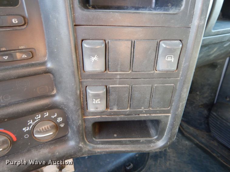 image for item FG9503 2006 Chevrolet C5500  Crew Cab utility truck