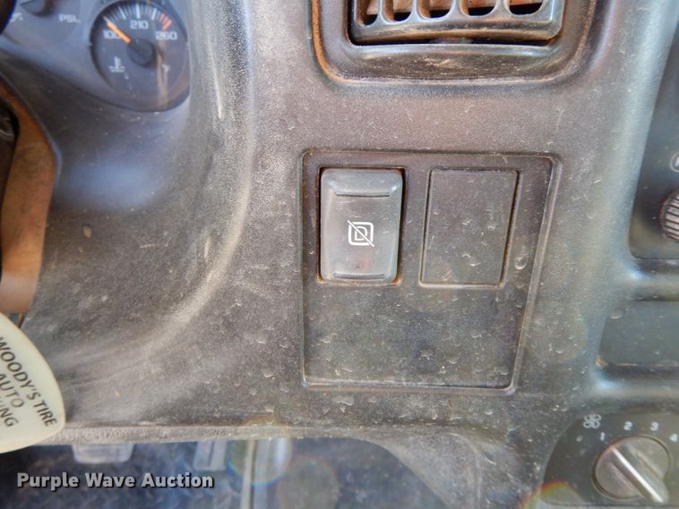 image for item FG9503 2006 Chevrolet C5500  Crew Cab utility truck