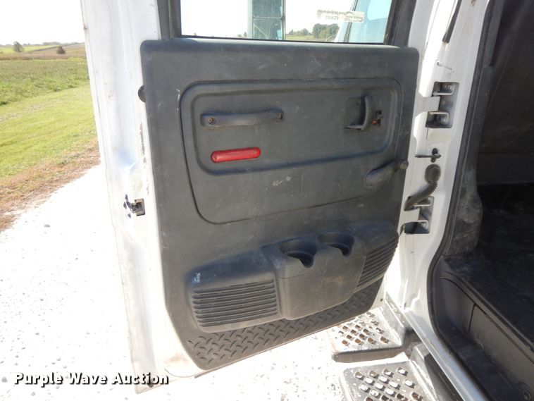 image for item FG9503 2006 Chevrolet C5500  Crew Cab utility truck