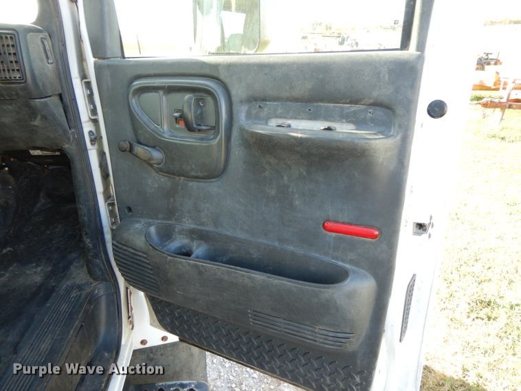 image for item FG9503 2006 Chevrolet C5500  Crew Cab utility truck