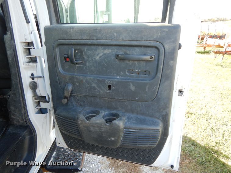 image for item FG9503 2006 Chevrolet C5500  Crew Cab utility truck