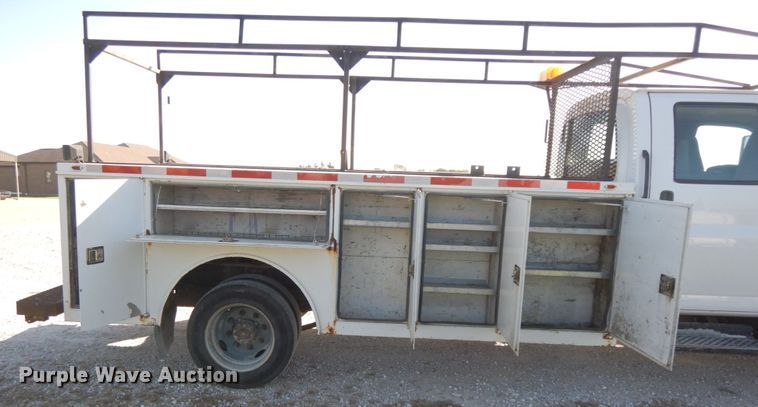 image for item FG9503 2006 Chevrolet C5500  Crew Cab utility truck