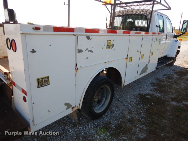 image for item FG9503 2006 Chevrolet C5500  Crew Cab utility truck