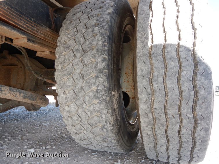 image for item FG9503 2006 Chevrolet C5500  Crew Cab utility truck