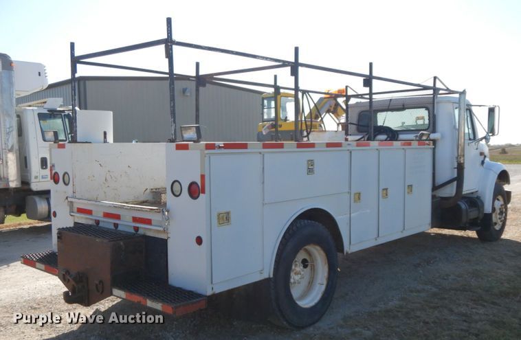 image for item FG9504 1994 International 4900  utility truck