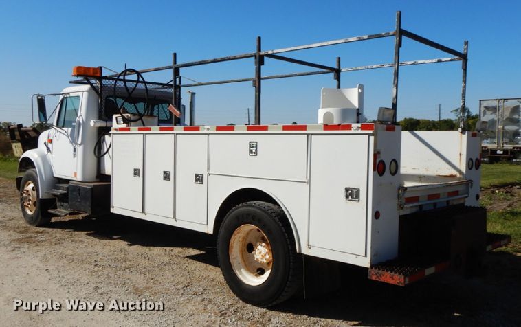 image for item FG9504 1994 International 4900  utility truck