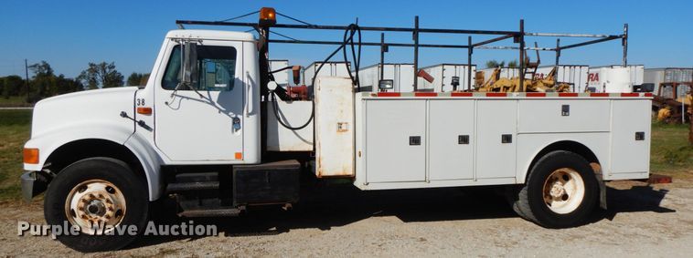 image for item FG9504 1994 International 4900  utility truck