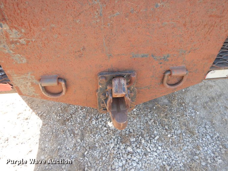 image for item FG9504 1994 International 4900  utility truck