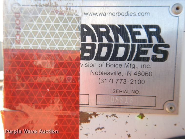 image for item FG9504 1994 International 4900  utility truck