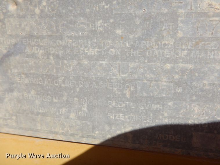 image for item FG9505 1999 Eager Beaver 10HDB equipment trailer