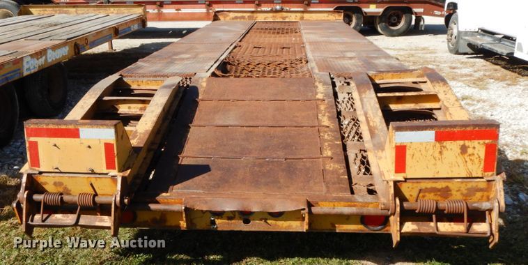 image for item FG9506 1992 Eager Beaver 20HAL equipment trailer