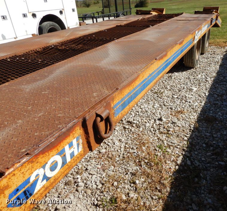 image for item FG9506 1992 Eager Beaver 20HAL equipment trailer