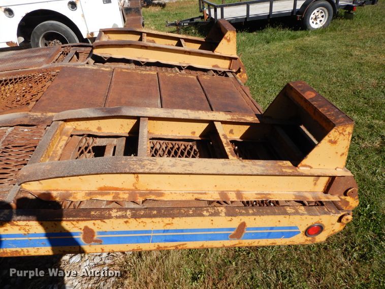 image for item FG9506 1992 Eager Beaver 20HAL equipment trailer