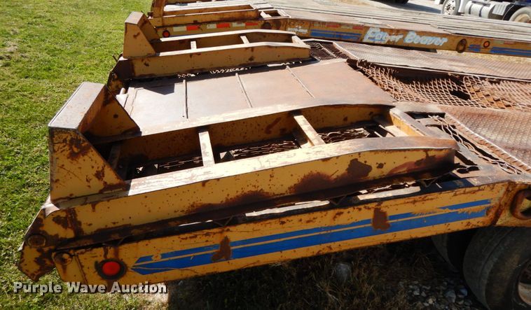 image for item FG9506 1992 Eager Beaver 20HAL equipment trailer