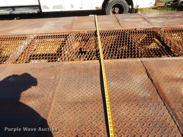 image for item FG9506 1992 Eager Beaver 20HAL equipment trailer