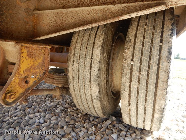 image for item FG9506 1992 Eager Beaver 20HAL equipment trailer