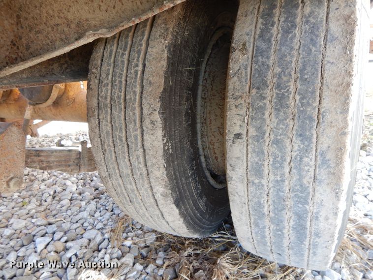 image for item FG9506 1992 Eager Beaver 20HAL equipment trailer