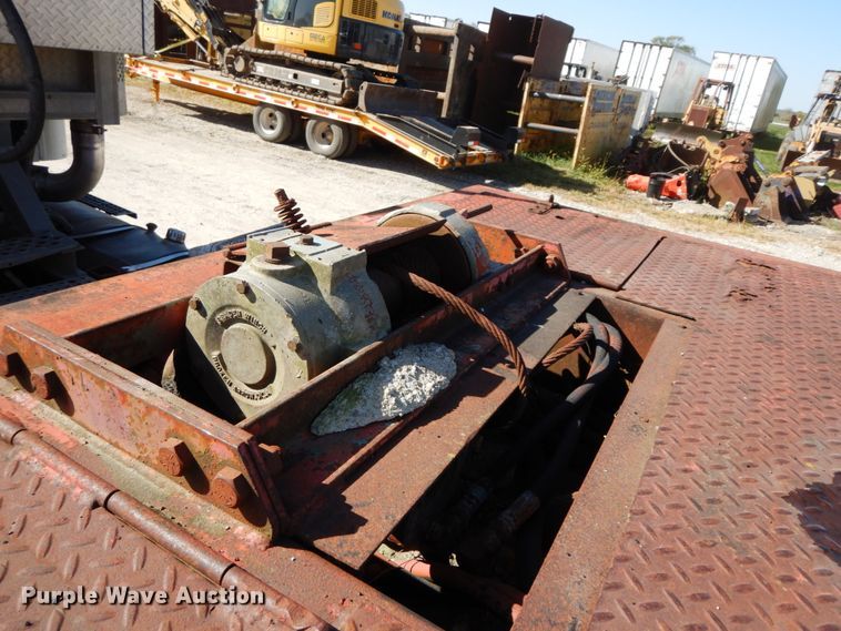 image for item FG9507 1985 Trail King TK70 drop deck equipment trailer