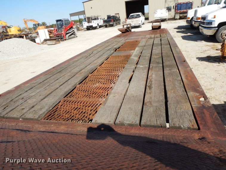 image for item FG9507 1985 Trail King TK70 drop deck equipment trailer