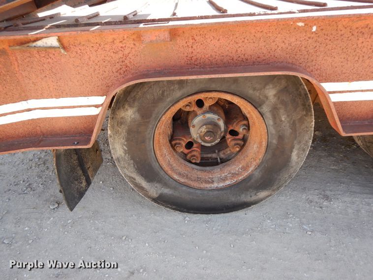 image for item FG9507 1985 Trail King TK70 drop deck equipment trailer