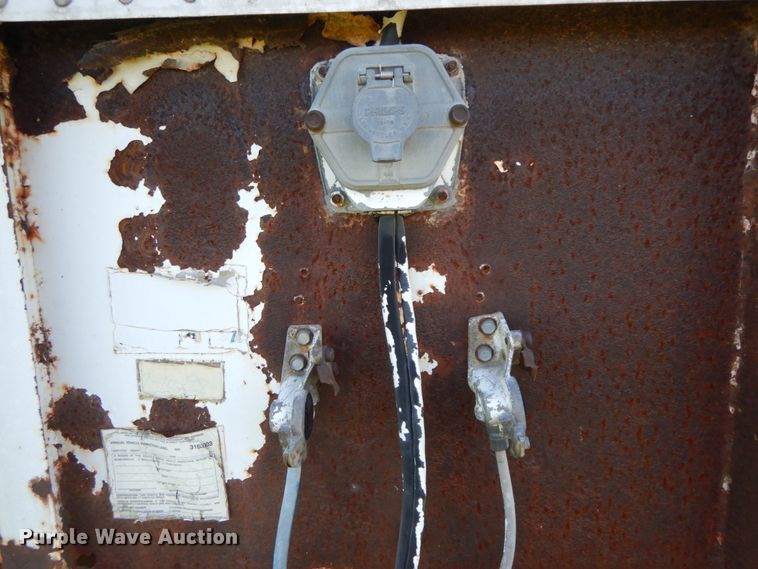 image for item FG9509 1987 Trailmobile 02BA-1EDL dry van trailer