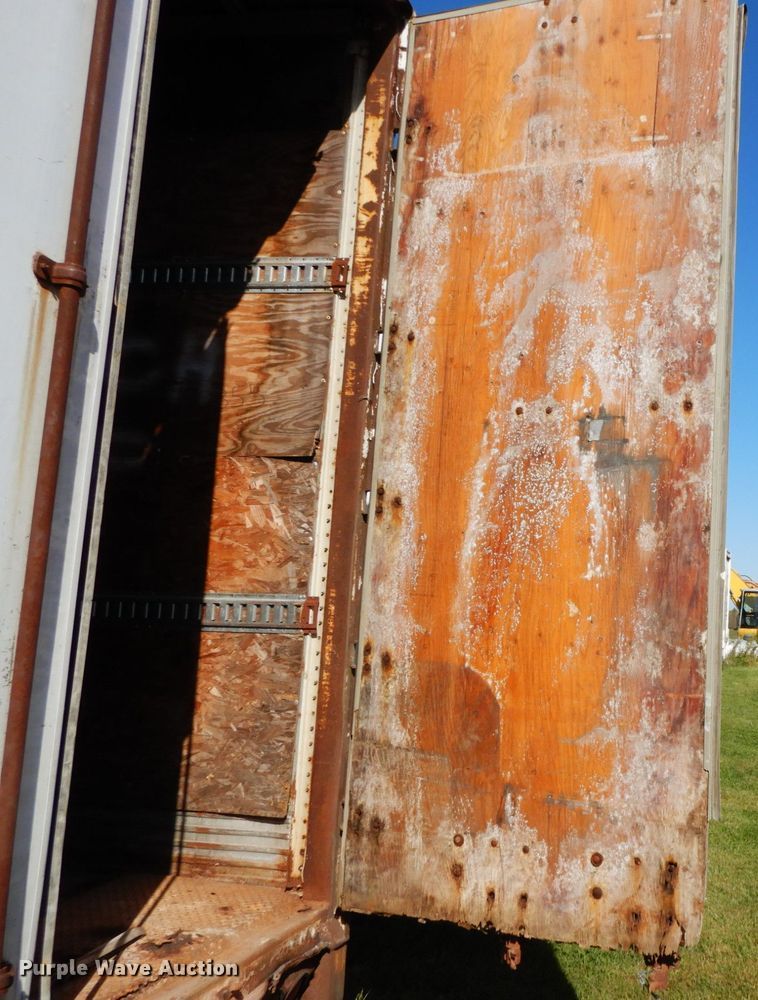 image for item FG9509 1987 Trailmobile 02BA-1EDL dry van trailer