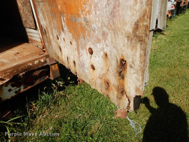 image for item FG9509 1987 Trailmobile 02BA-1EDL dry van trailer