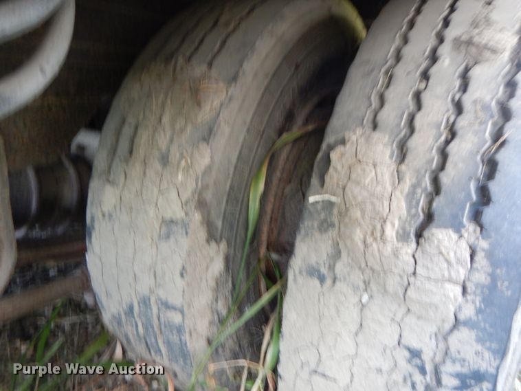 image for item FG9509 1987 Trailmobile 02BA-1EDL dry van trailer