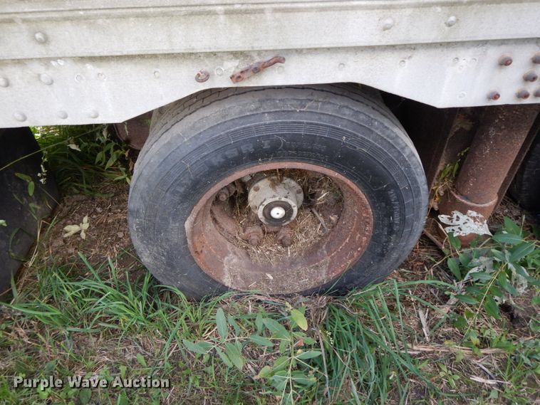 image for item FG9509 1987 Trailmobile 02BA-1EDL dry van trailer