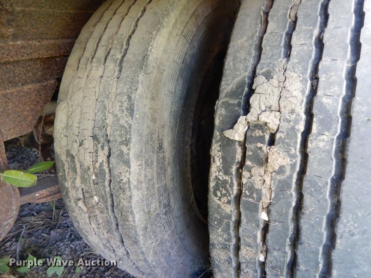 image for item FG9509 1987 Trailmobile 02BA-1EDL dry van trailer