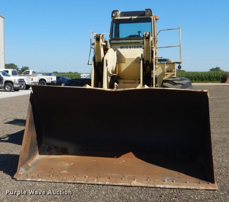 image for item FK9417 1975 Michigan 175B  wheel loader