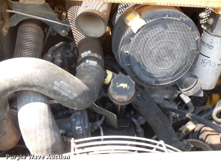 image for item FR9106 2016 New Holland L228  skid steer loader