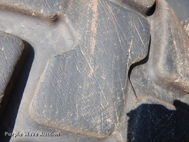 image for item FR9106 2016 New Holland L228  skid steer loader