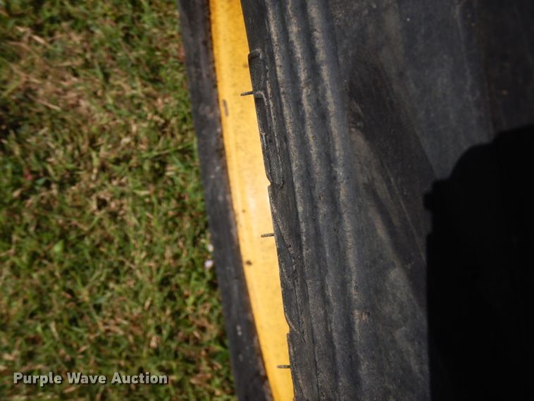 image for item FR9106 2016 New Holland L228  skid steer loader