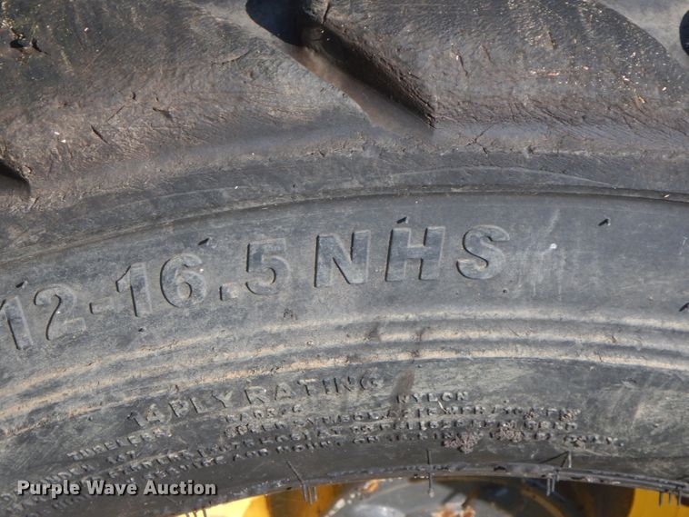 image for item FR9106 2016 New Holland L228  skid steer loader