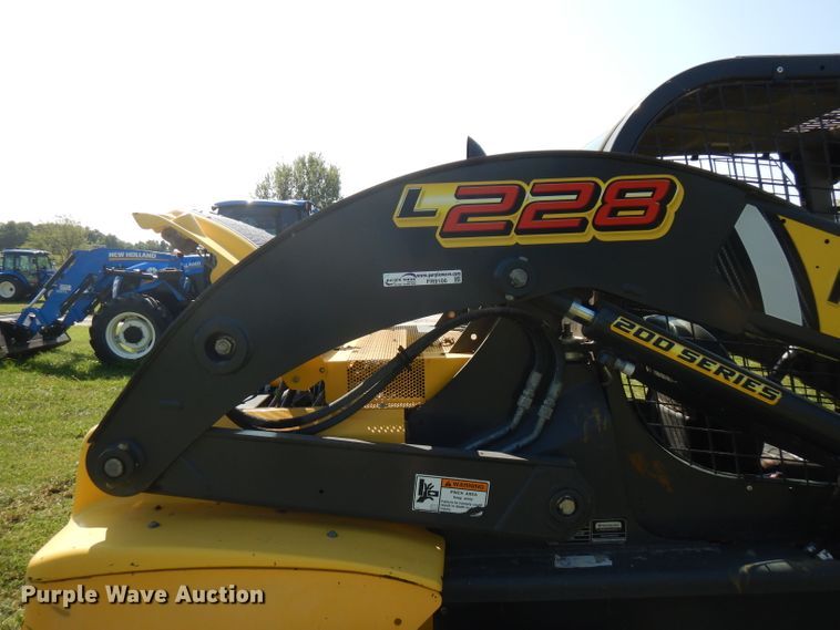image for item FR9106 2016 New Holland L228  skid steer loader
