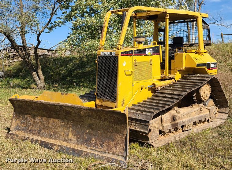 image for item GB9014 1998 Caterpillar D5M LGP  crawler dozer