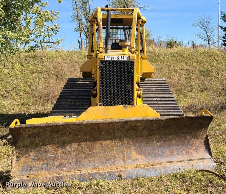 image for item GB9014 1998 Caterpillar D5M LGP  crawler dozer