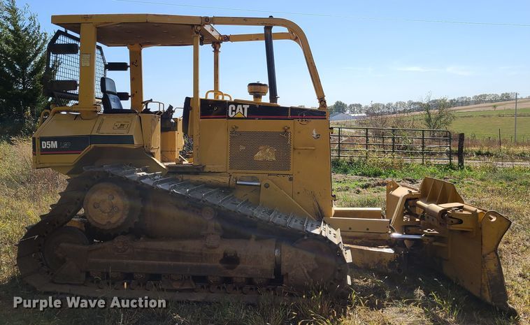 image for item GB9014 1998 Caterpillar D5M LGP  crawler dozer
