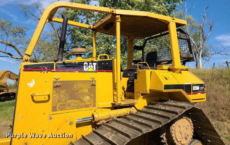image for item GB9014 1998 Caterpillar D5M LGP  crawler dozer