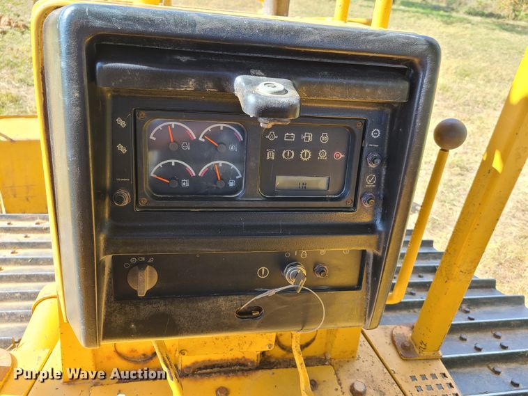 image for item GB9014 1998 Caterpillar D5M LGP  crawler dozer