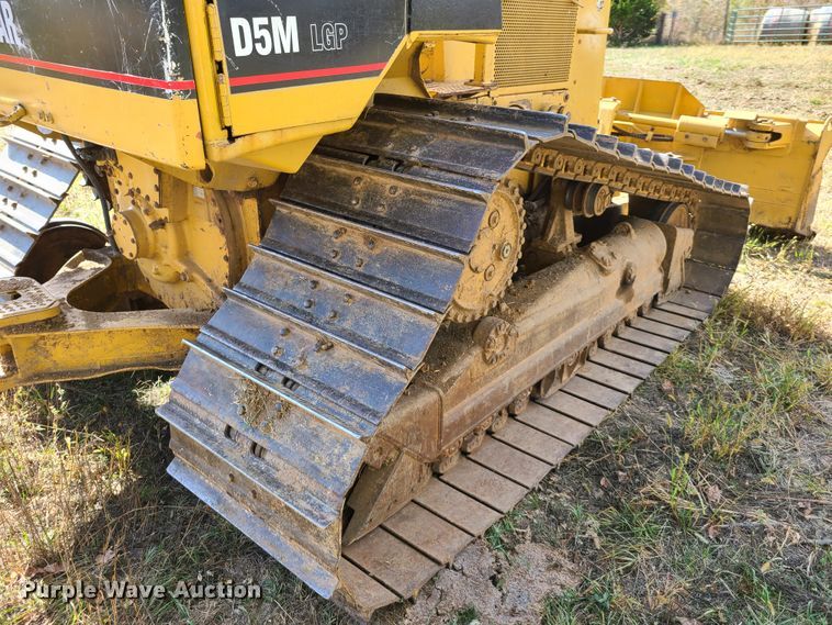 image for item GB9014 1998 Caterpillar D5M LGP  crawler dozer