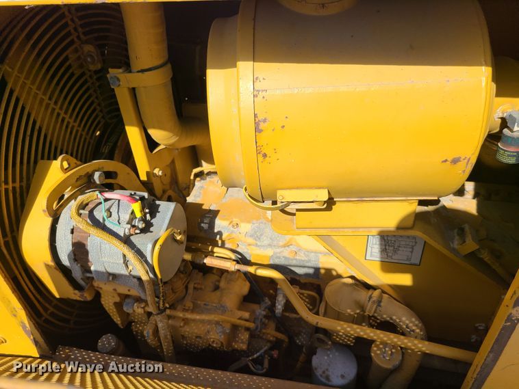 image for item GB9014 1998 Caterpillar D5M LGP  crawler dozer