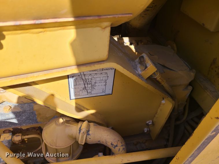 image for item GB9014 1998 Caterpillar D5M LGP  crawler dozer