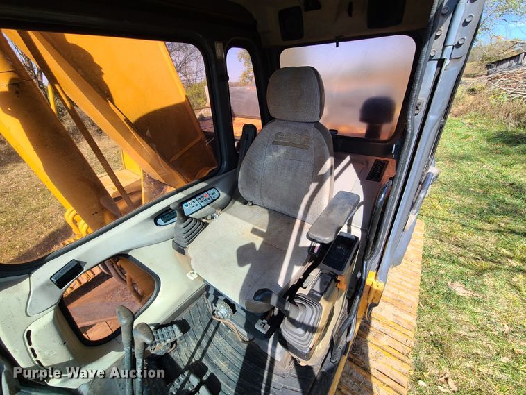 image for item GB9015 2005 Case CX240  long reach excavator