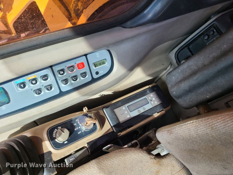 image for item GB9015 2005 Case CX240  long reach excavator