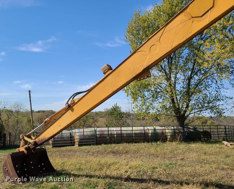 image for item GB9015 2005 Case CX240  long reach excavator